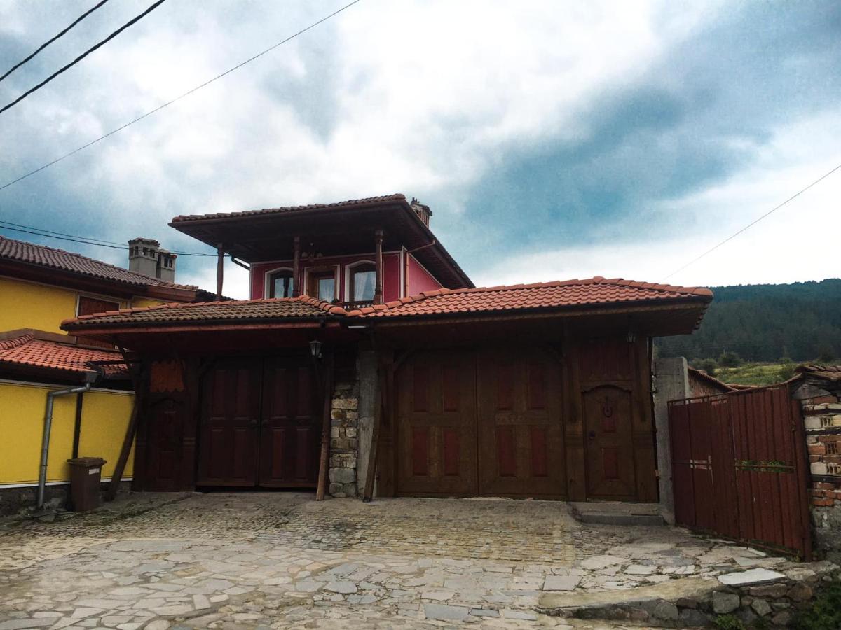 Стаи За Гости Бащино Огнище Koprivshtitsa Esterno foto
