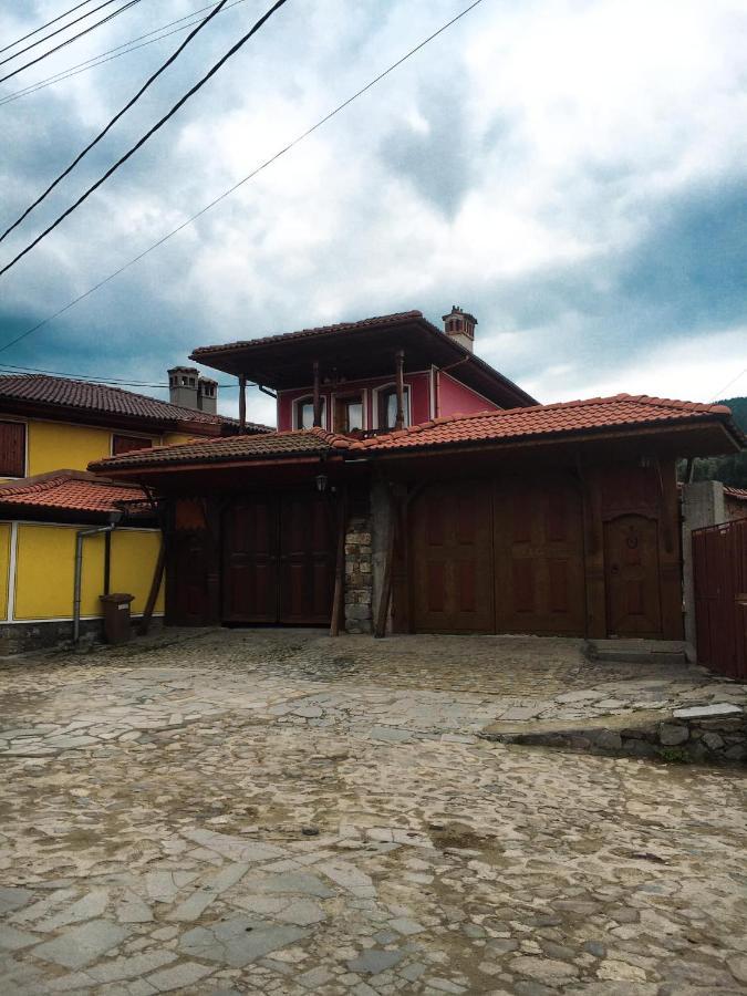 Стаи За Гости Бащино Огнище Koprivshtitsa Esterno foto